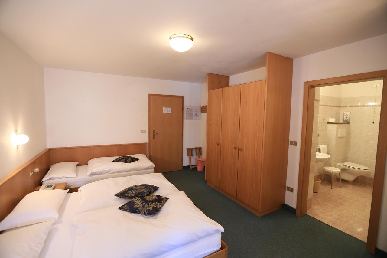 Albergo Arnica 卡纳泽伊 外观 照片