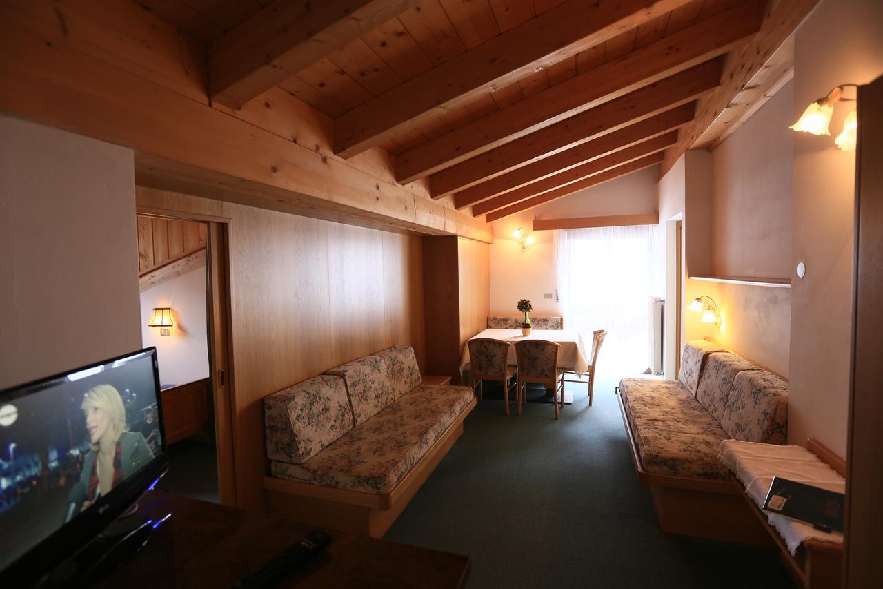 Albergo Arnica 卡纳泽伊 外观 照片