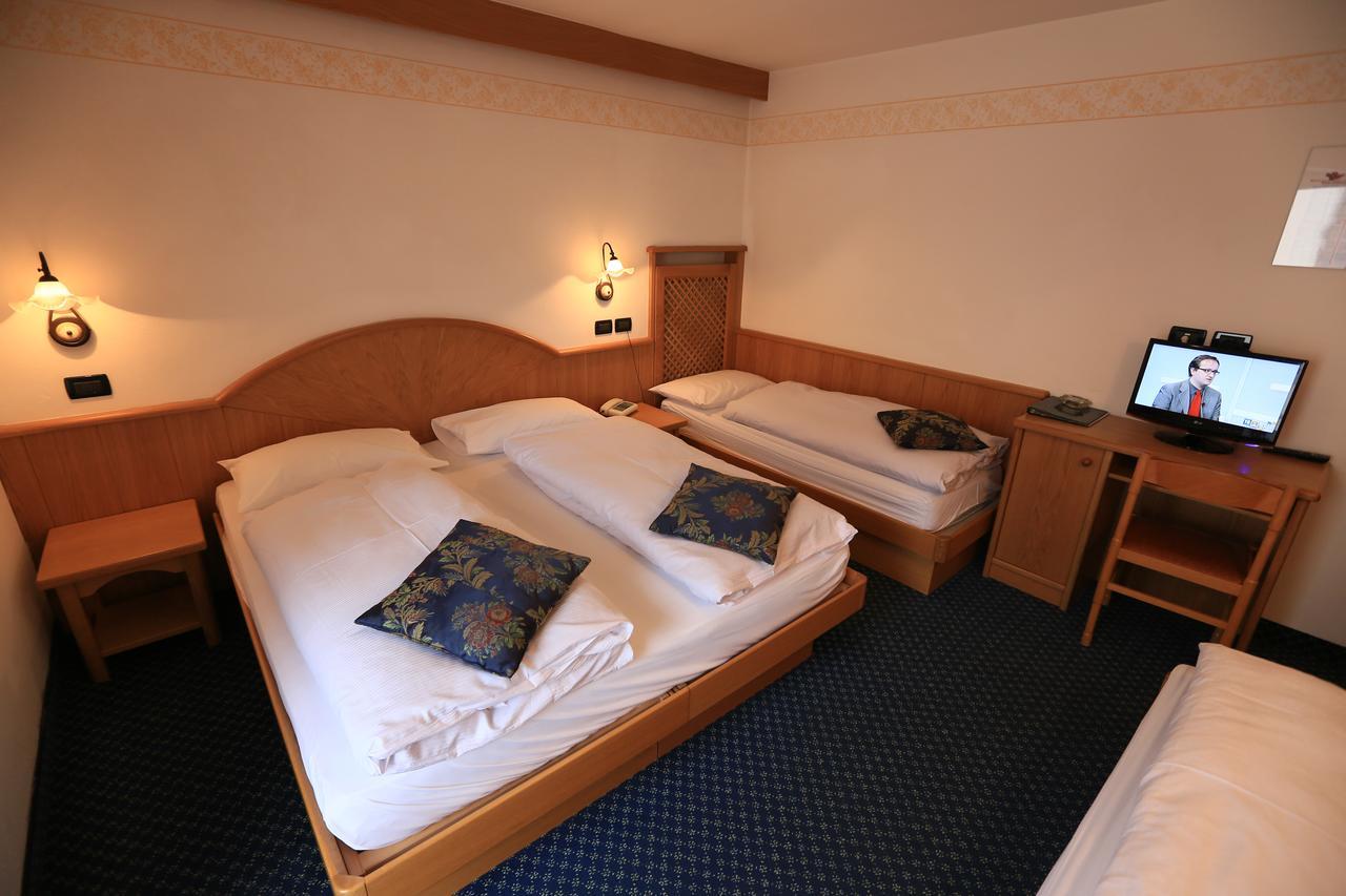 Albergo Arnica 卡纳泽伊 外观 照片